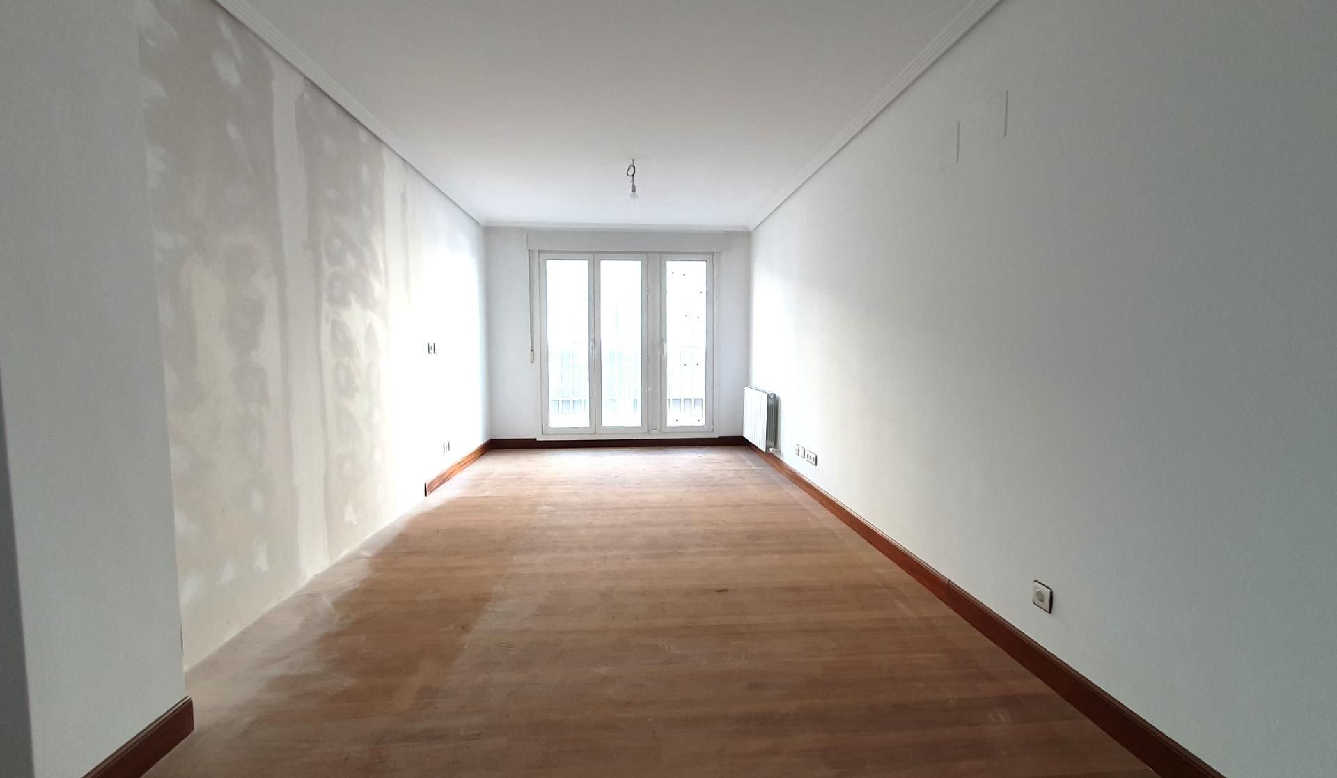 Living room of Flat for sale in Bilbao   with Heating and Storage room
