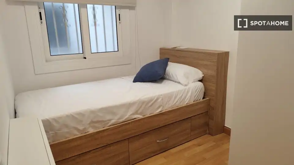 Room in Catalunya - Fontetes