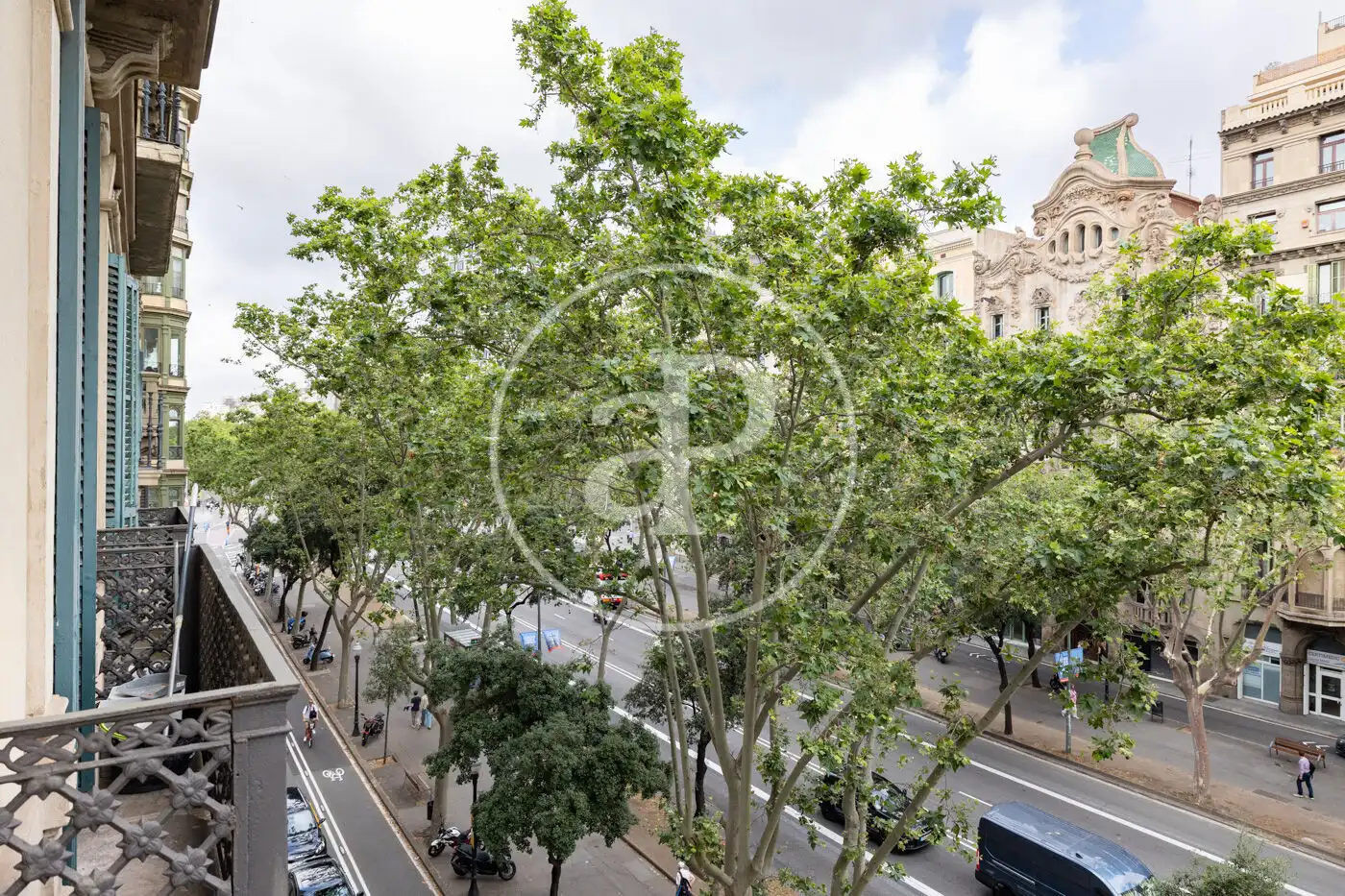 Außenansicht von Wohnung zum Verkauf in Barcelona mit Klimaanlage, Heizung und Balkon