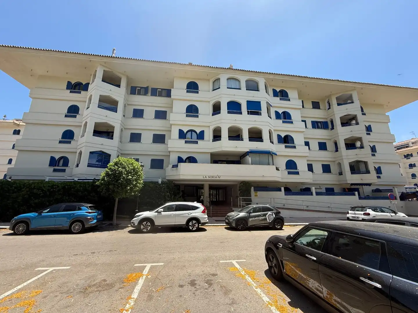 Vista exterior de Pis en venda en Manilva amb Aire condicionat, Calefacció i Terrassa