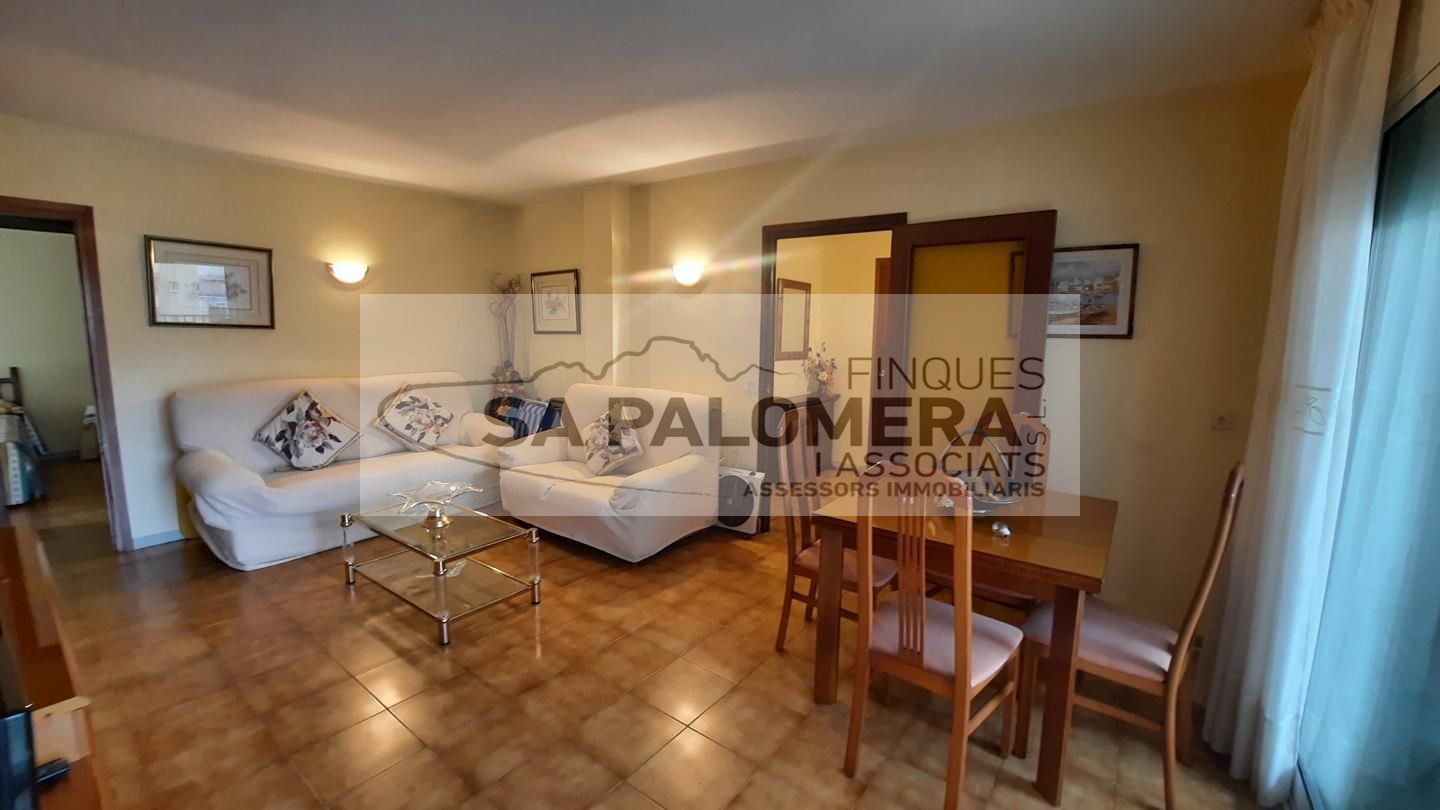 Living room of Flat for sale in Blanes  with Terrace and Furnished