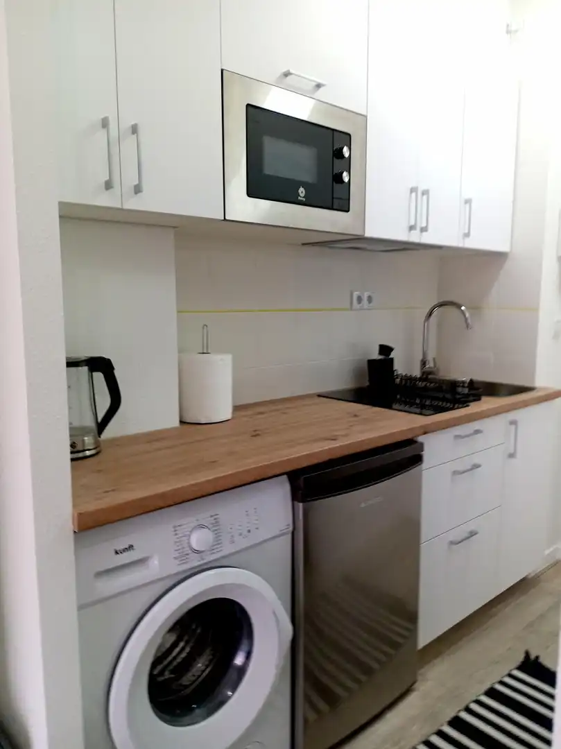 Cocina de Estudio de alquiler en Torrevieja con Aire acondicionado, Calefacción y Terraza