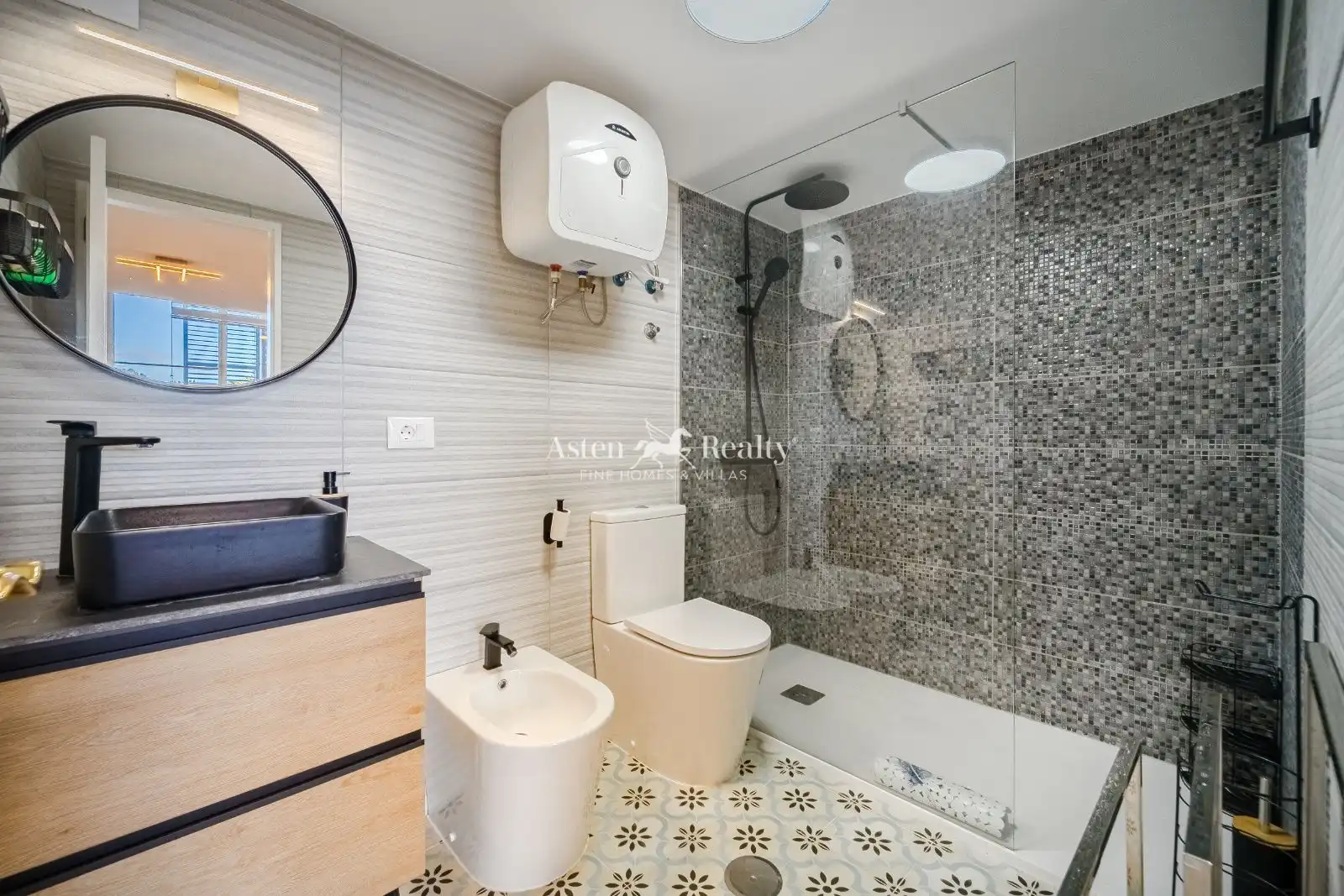Badezimmer von Einfamilien-Reihenhaus zum Verkauf in Arona mit Klimaanlage, Terrasse und Abstellraum
