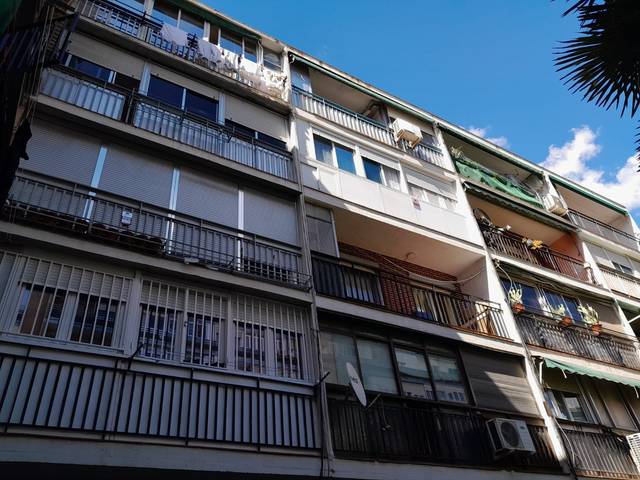 Piso en Venta en Calle de Villajoyosa en Los Rosales