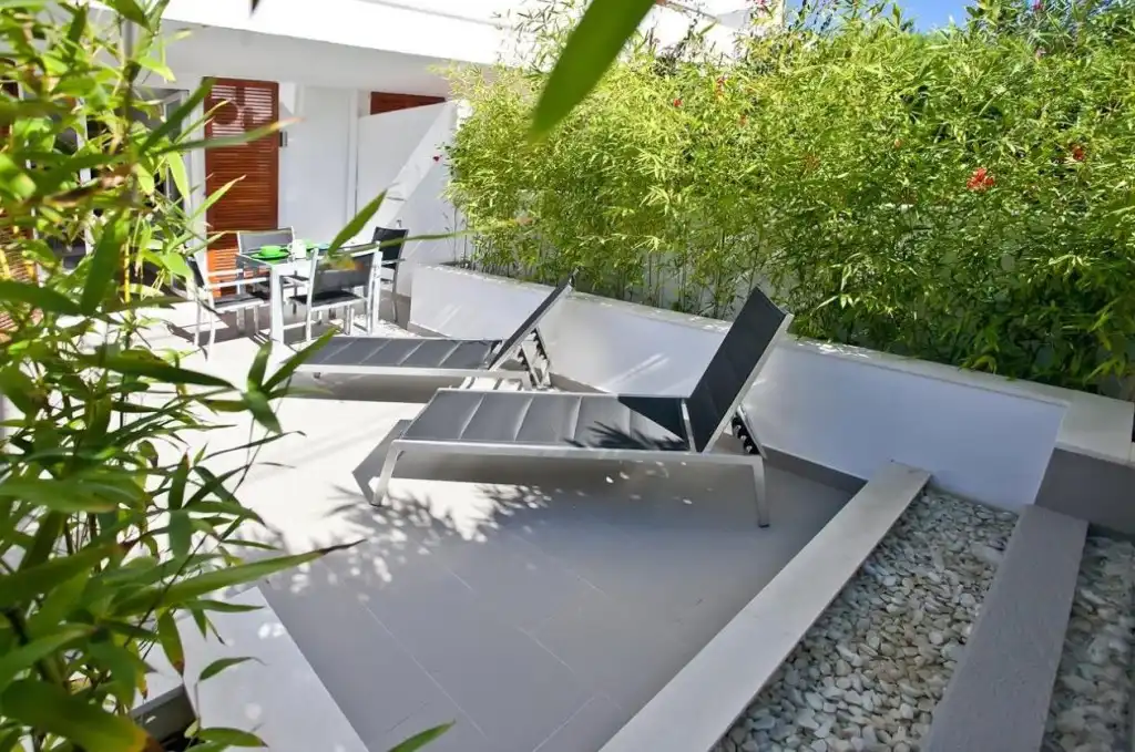Terrasse von Erdgeschoss zum Verkauf in Andratx mit Klimaanlage, Privatgarten und Terrasse