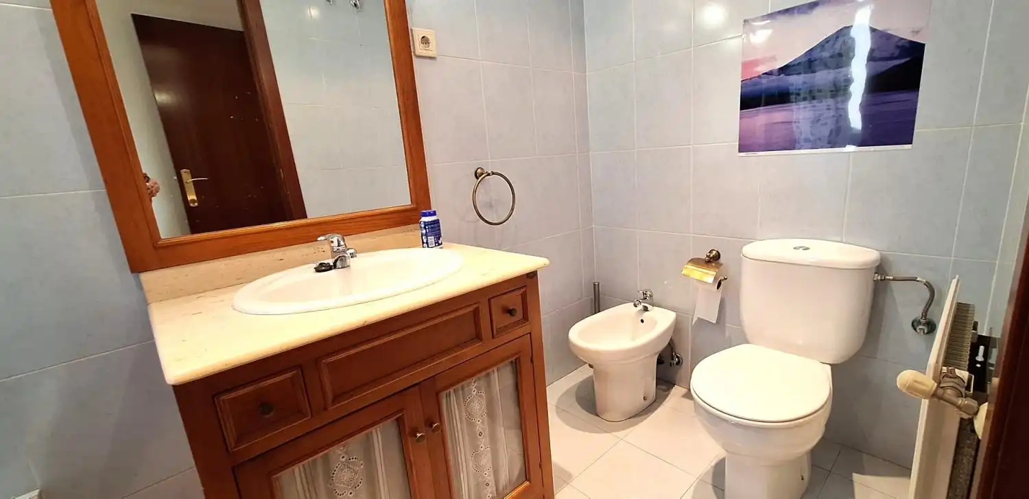 Baño de Piso en venta en Barakaldo  con Calefacción y Trastero