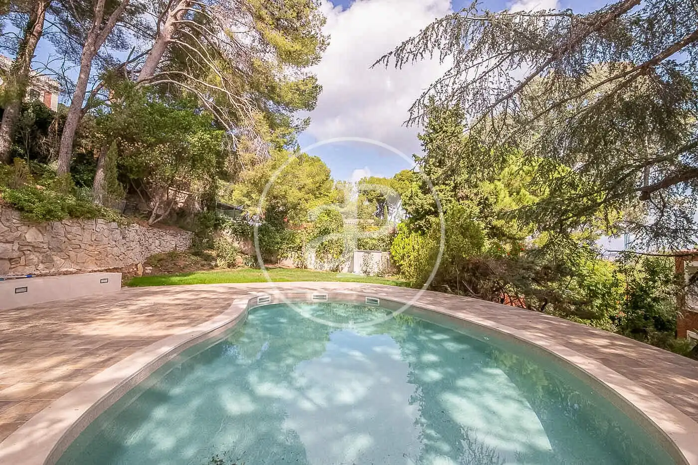 Swimming pool of Houses for rent in Barcelona  with Air Conditioner, Heating and Private garden