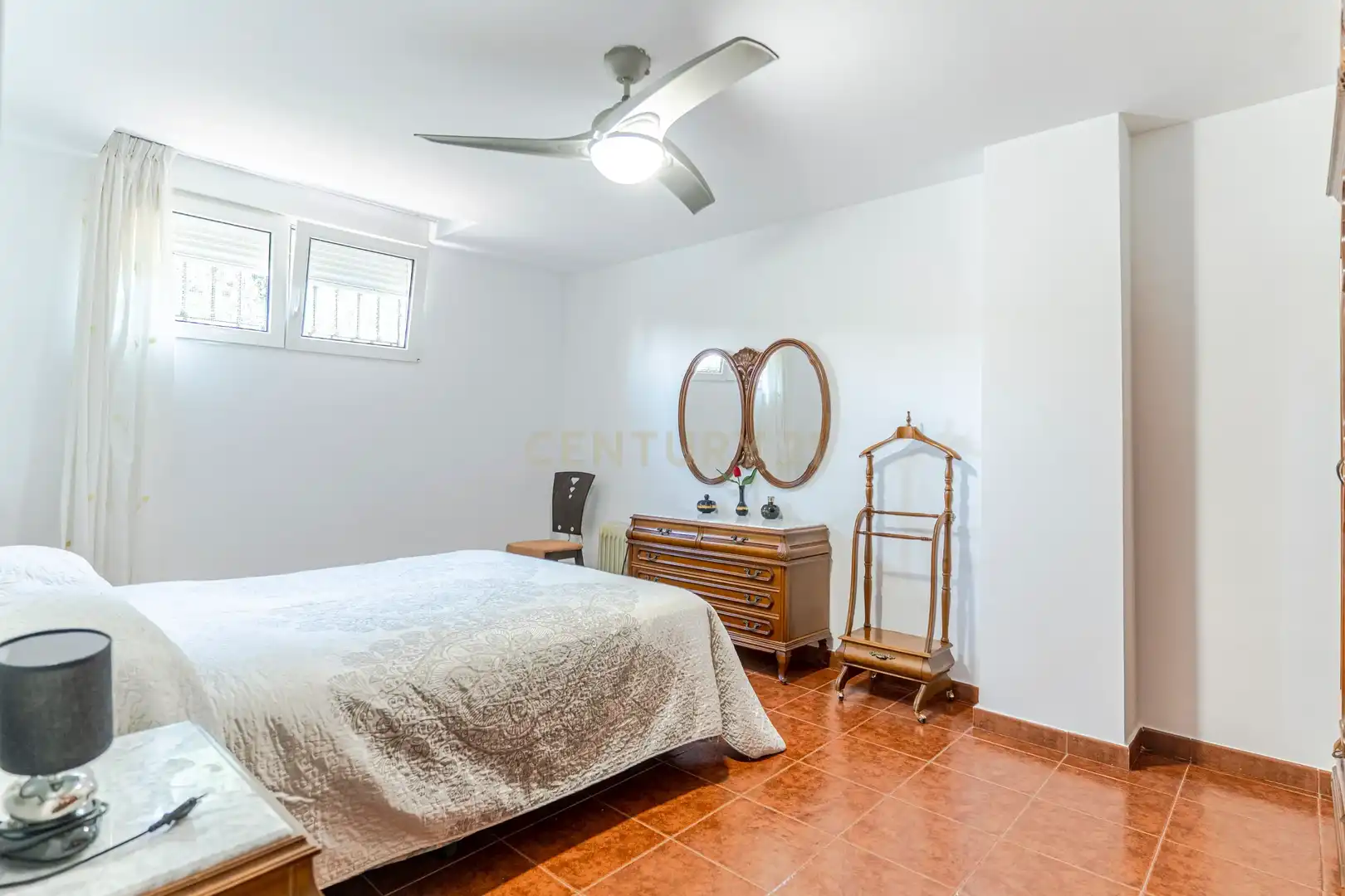 Habitación de Casa o chalet en venta en Las Gabias con Jardín privado, Trastero y Piscina