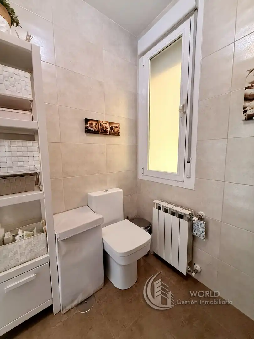 Badezimmer von Wohnung zum Verkauf in Madrid mit Klimaanlage, Heizung und Möbliert