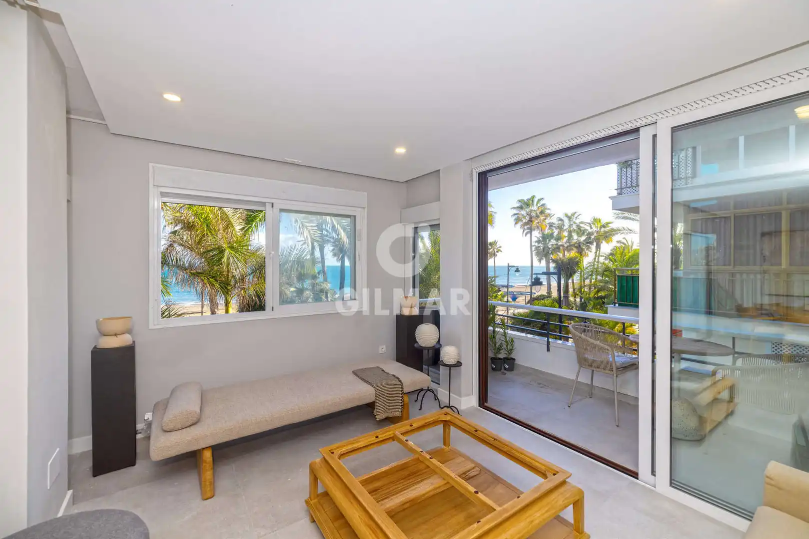 Dormitori de Apartament en venda en Estepona amb Balcó