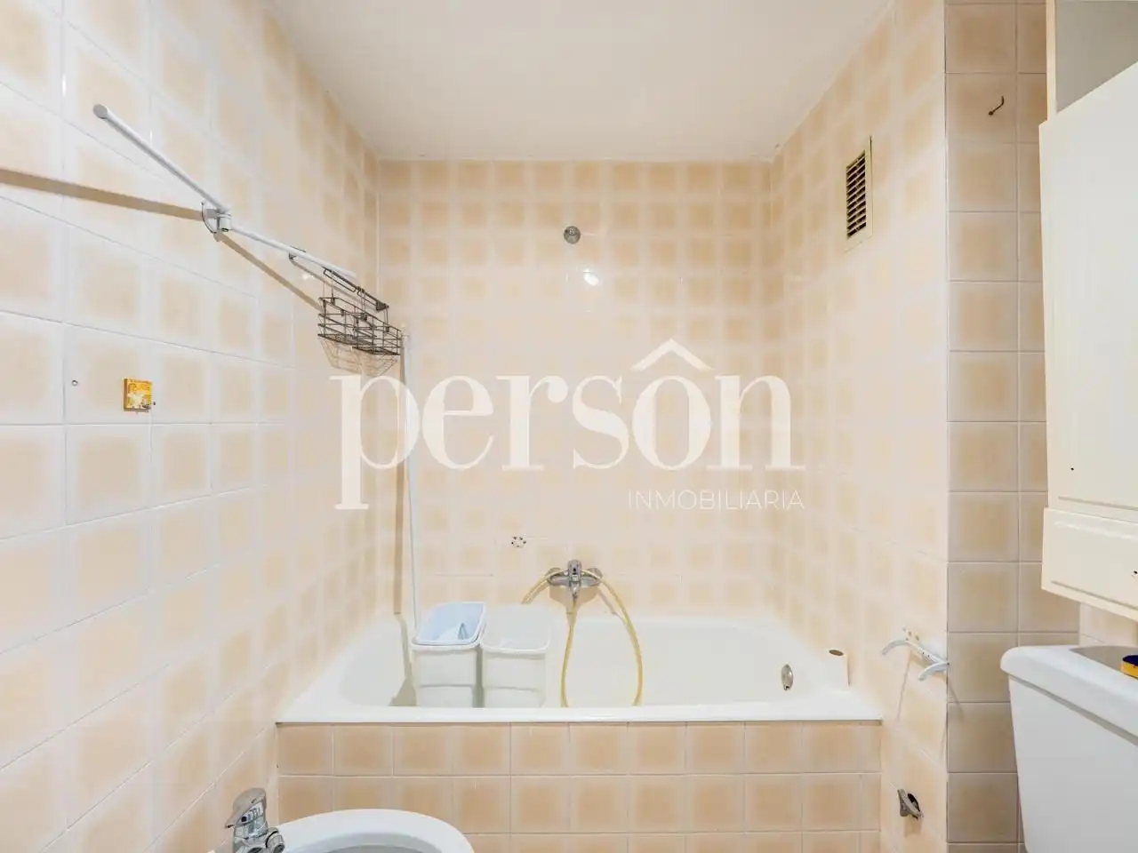 Baño de Piso de alquiler en Valencia con Aire acondicionado y Terraza