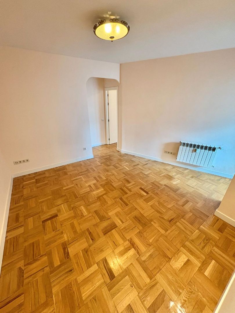 Dormitori de Pis en venda en  Madrid Capital amb Aire condicionat, Calefacció i Forn