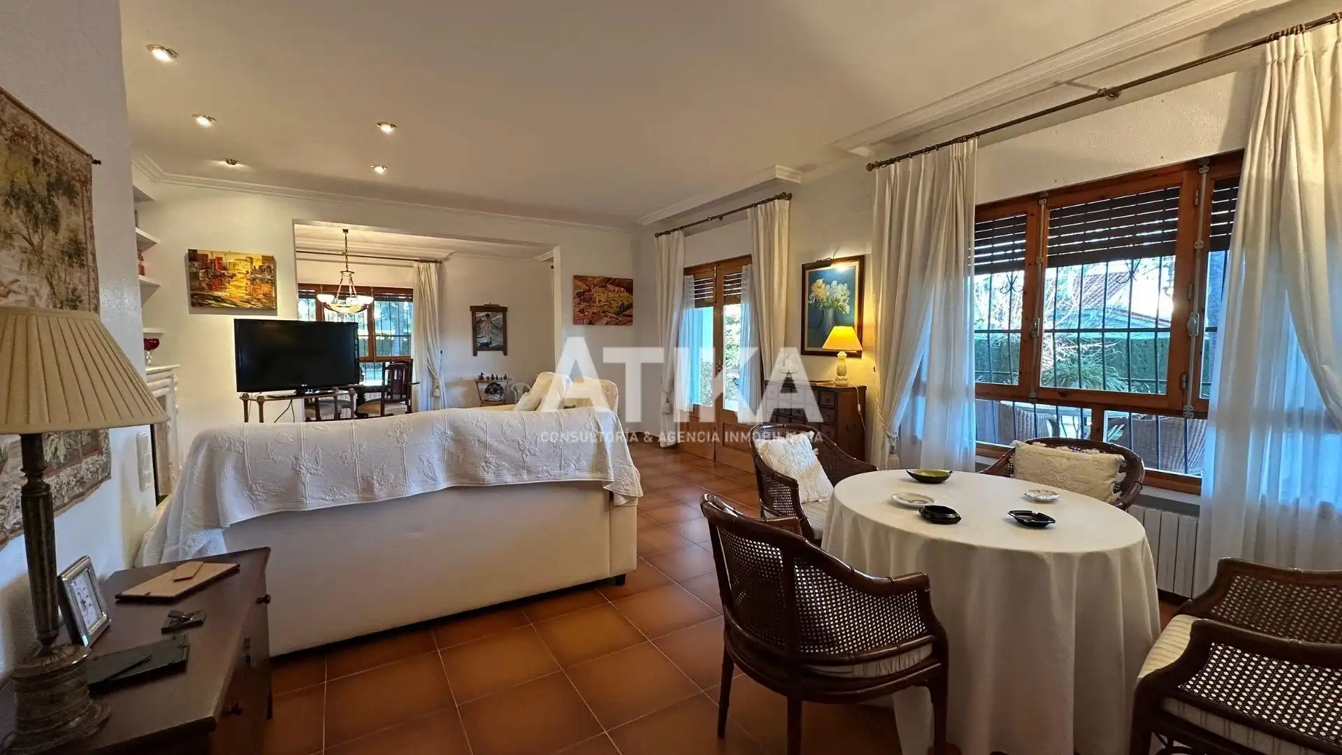 Vista exterior de Casa o xalet en venda en Ontinyent amb Aire condicionat, Calefacció i Jardí privat