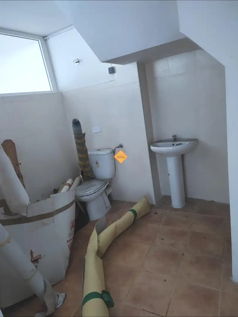 Baño de Local en venta en Burjassot