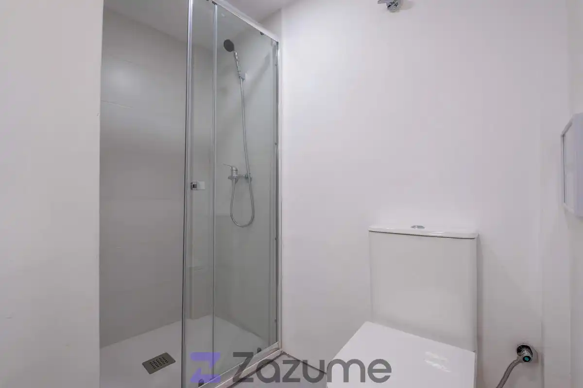 Baño de Piso de alquiler en Zaragoza con Calefacción, Parquet y Terraza