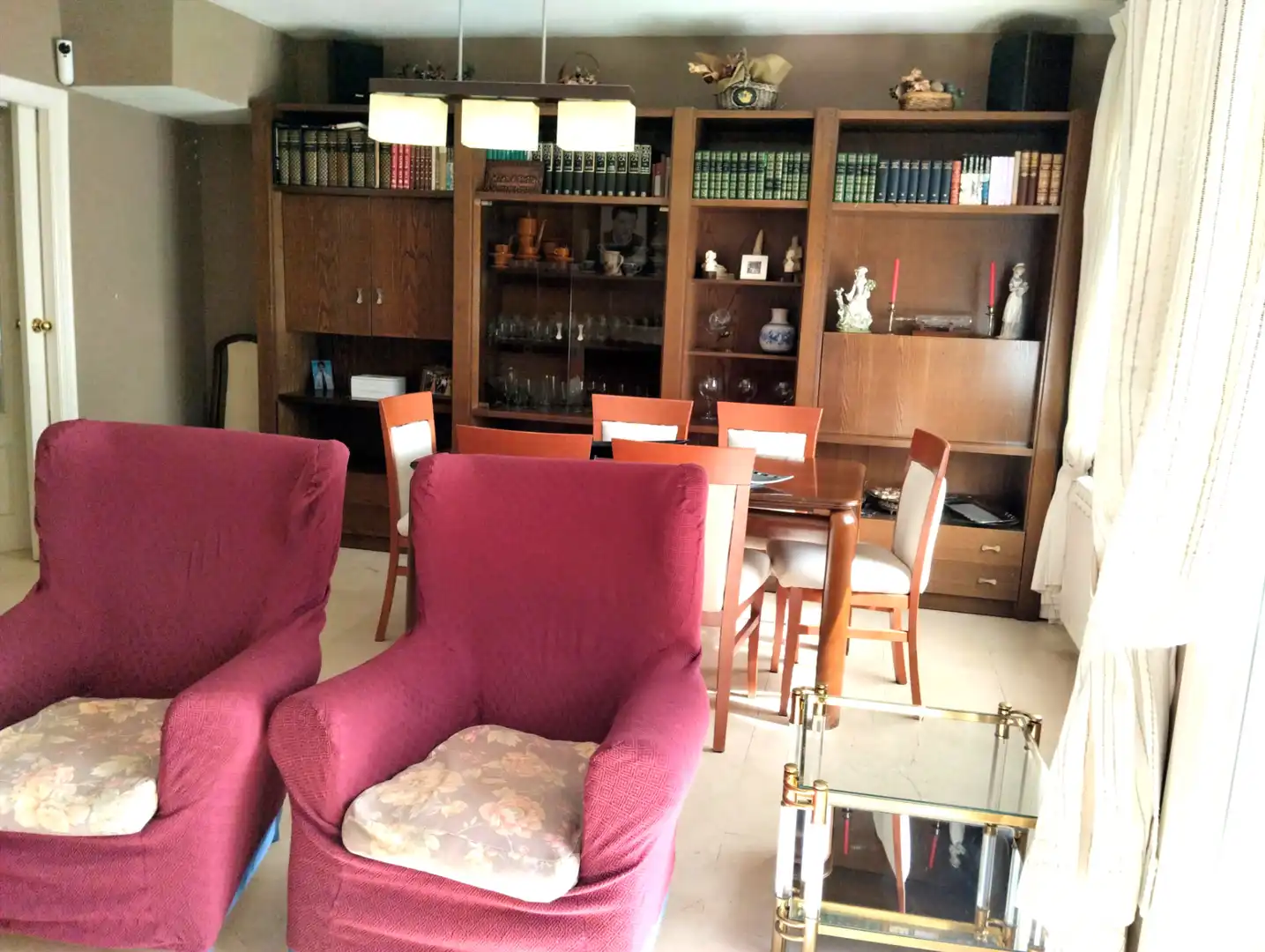 Sala de estar de Casa adosada en venta en San Lorenzo de El Escorial con Aire acondicionado, Calefacción y Jardín privado