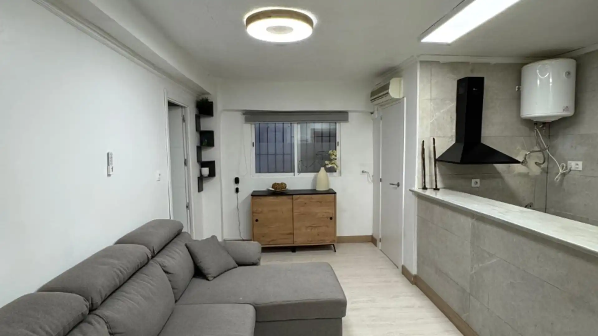 Wohnzimmer von Erdgeschoss zum Verkauf in  Valencia Capital mit Klimaanlage, Möbliert und Ofen