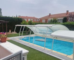 Piscina de Casa o xalet en venda en Arroyo de la Encomienda amb Calefacció, Parquet i Terrassa