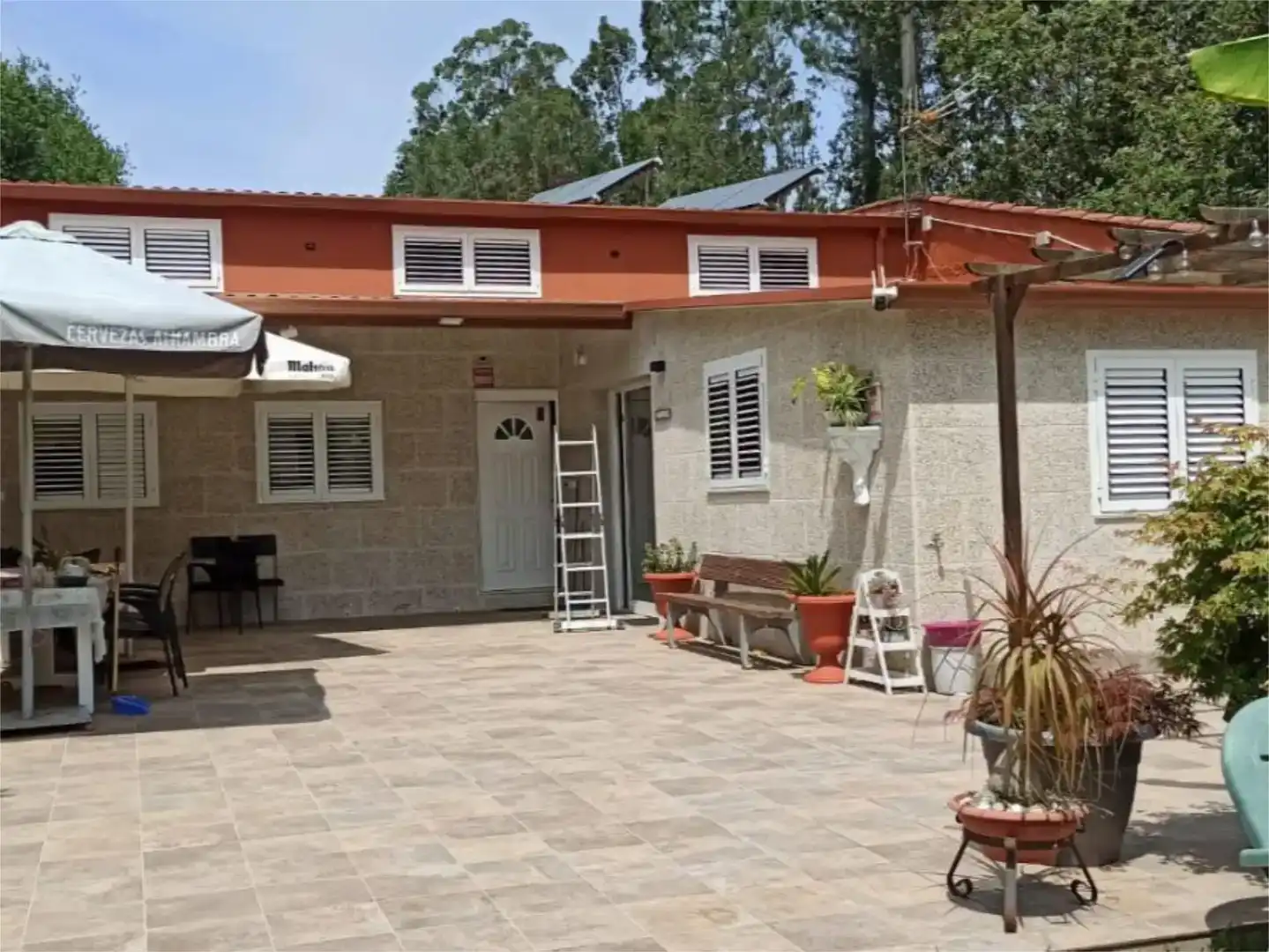 Vista exterior de Planta baja en venta en Nigrán con Jardín privado, Trastero y Piscina