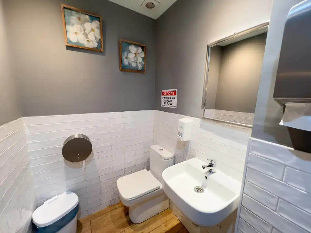 Badezimmer von Geschaftsraum zum Verkauf in La Rinconada