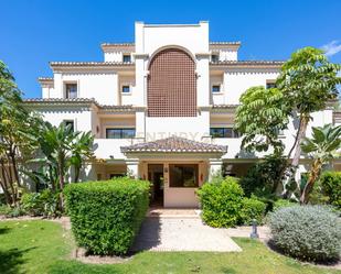 Exterior view of Flat for sale in Benahavís  with Air Conditioner and Swimming Pool