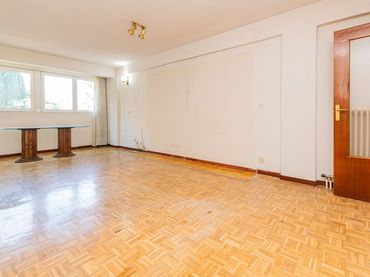 Flat with lift for sale in Barajas