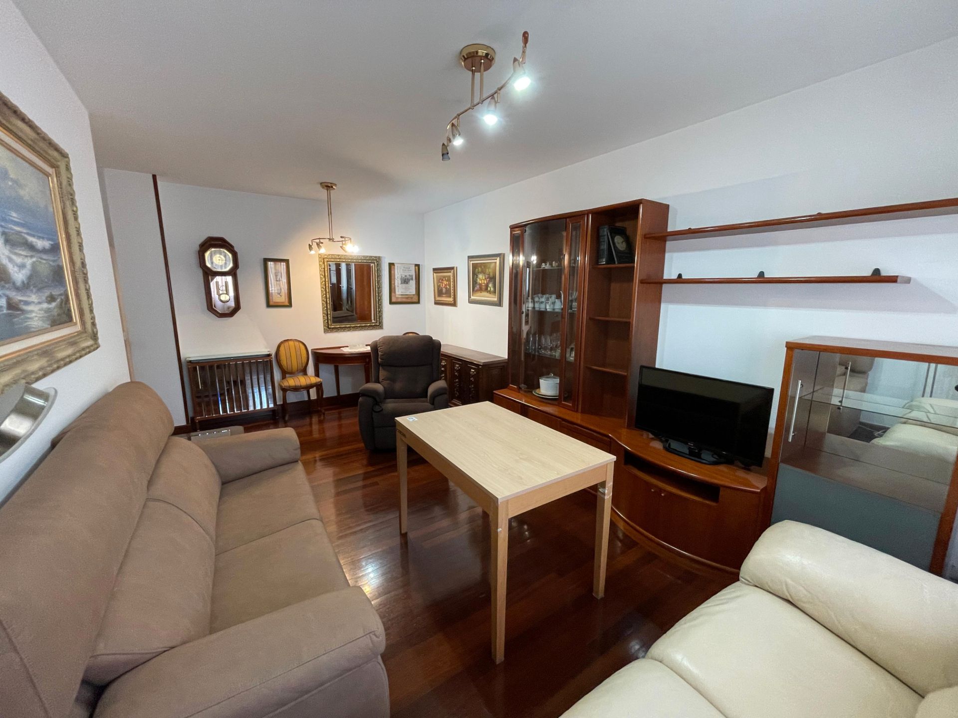 Sala d'estar de Pis en venda en Barakaldo  amb Calefacció, Parquet i Traster