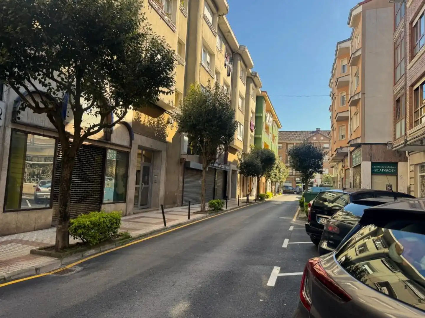 Vista exterior de Pis en venda en Los Corrales de Buelna  amb Calefacció, Parquet i Terrassa