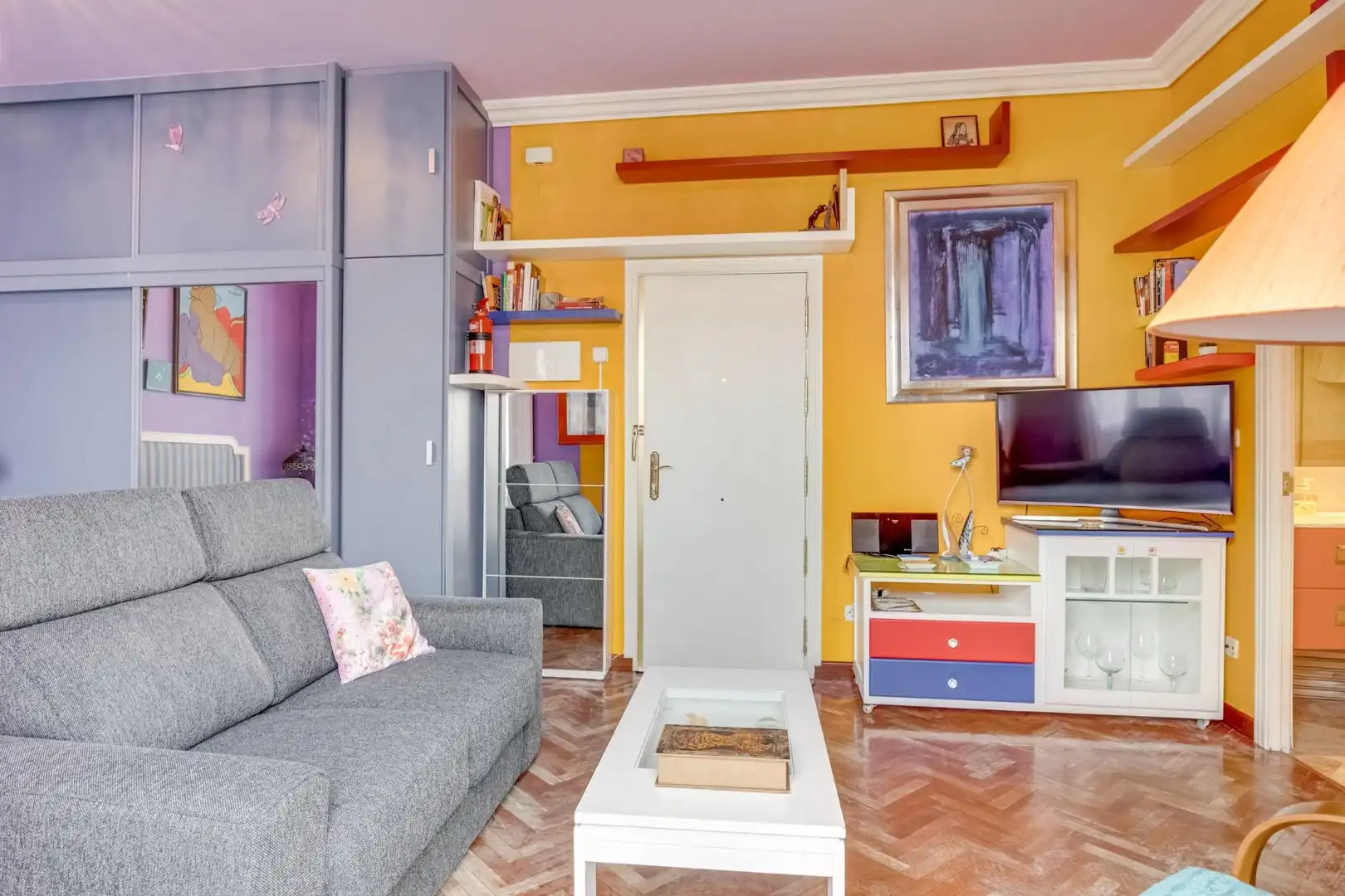 Sala d'estar de Apartament de lloguer en Madrid amb Calefacció, Parquet i Balcó