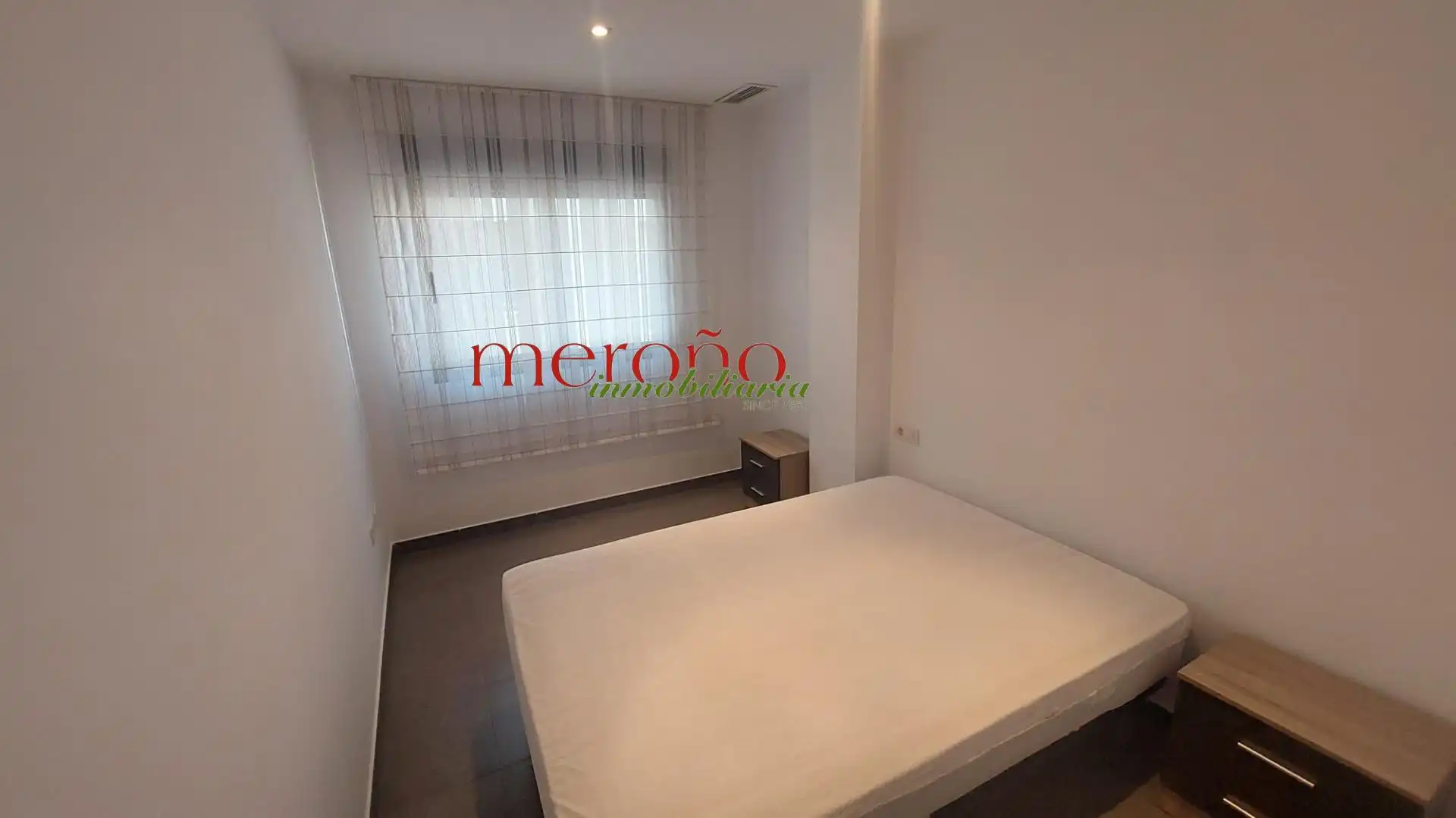 Habitación de Piso de alquiler en Elche / Elx con Terraza y Piscina comunitaria