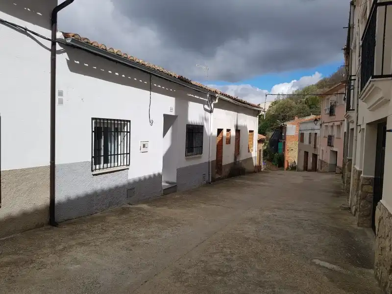 Vista exterior de Casa o chalet en venta en Barrado con Calefacción, Jardín privado y Trastero