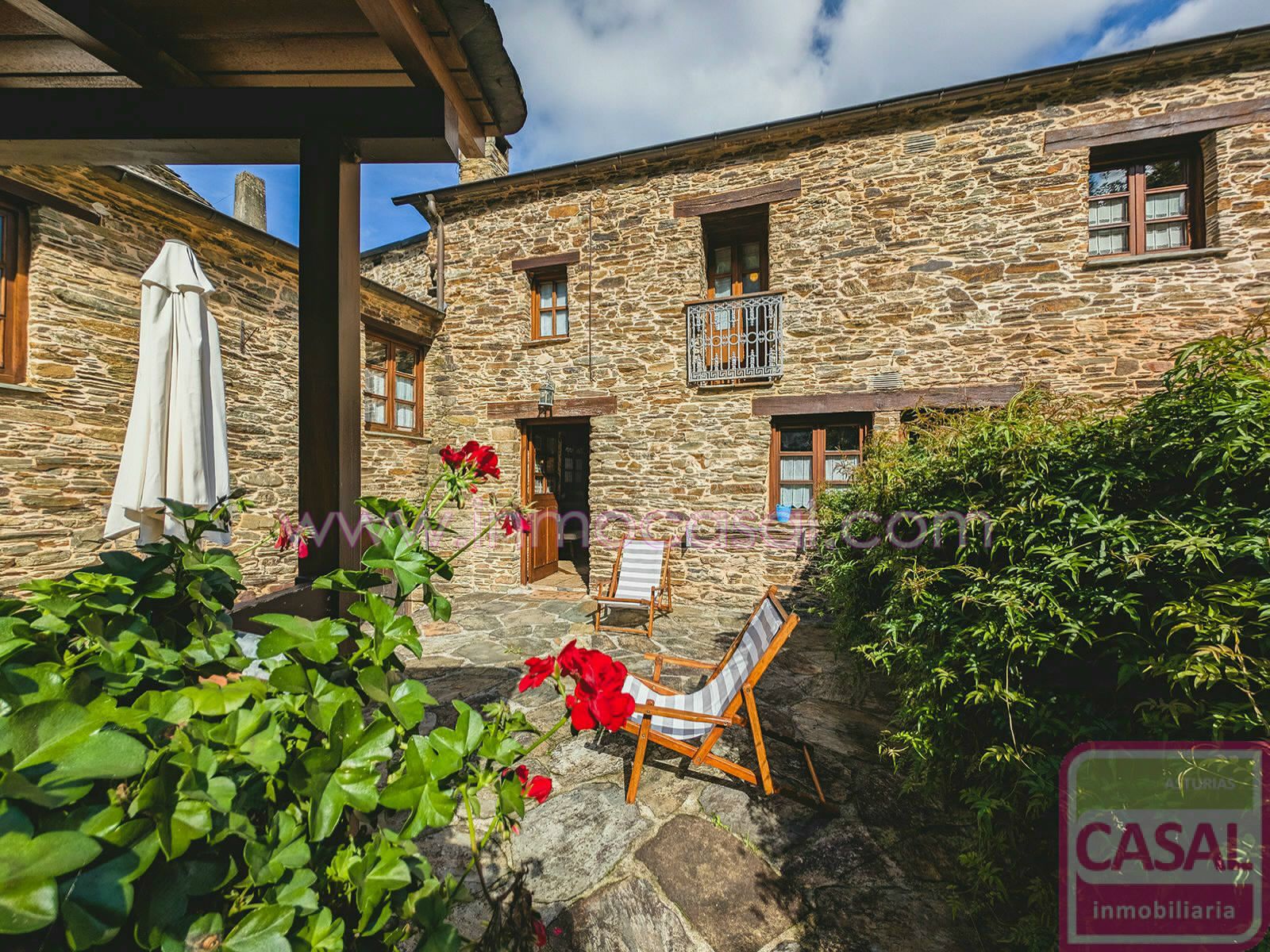 Vista exterior de Casa o xalet en venda en Taramundi amb Moblat