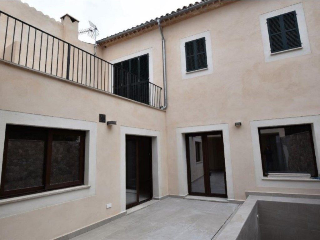Vista exterior de Casa o xalet de lloguer en Consell amb Aire condicionat, Terrassa i Piscina