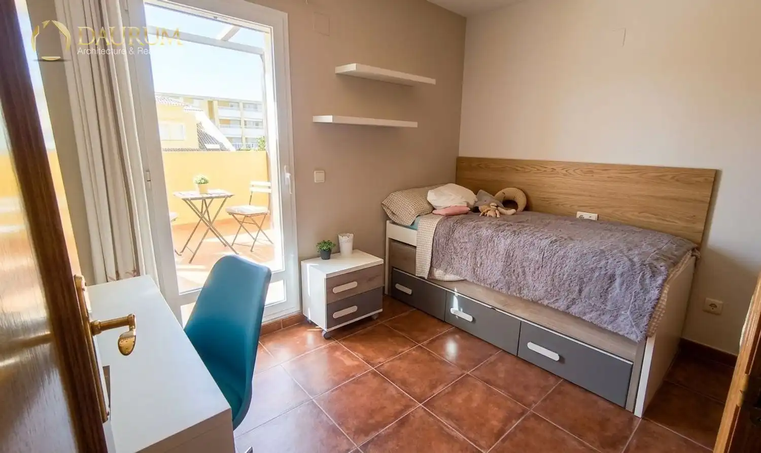Dormitori de Casa adosada en venda en Sagunto / Sagunt amb Calefacció, Terrassa i Traster