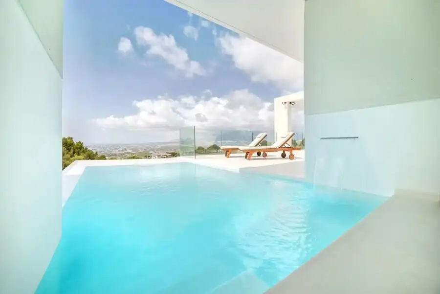 Piscina de Casa o chalet en venta en Benidorm con Aire acondicionado, Jardín privado y Terraza