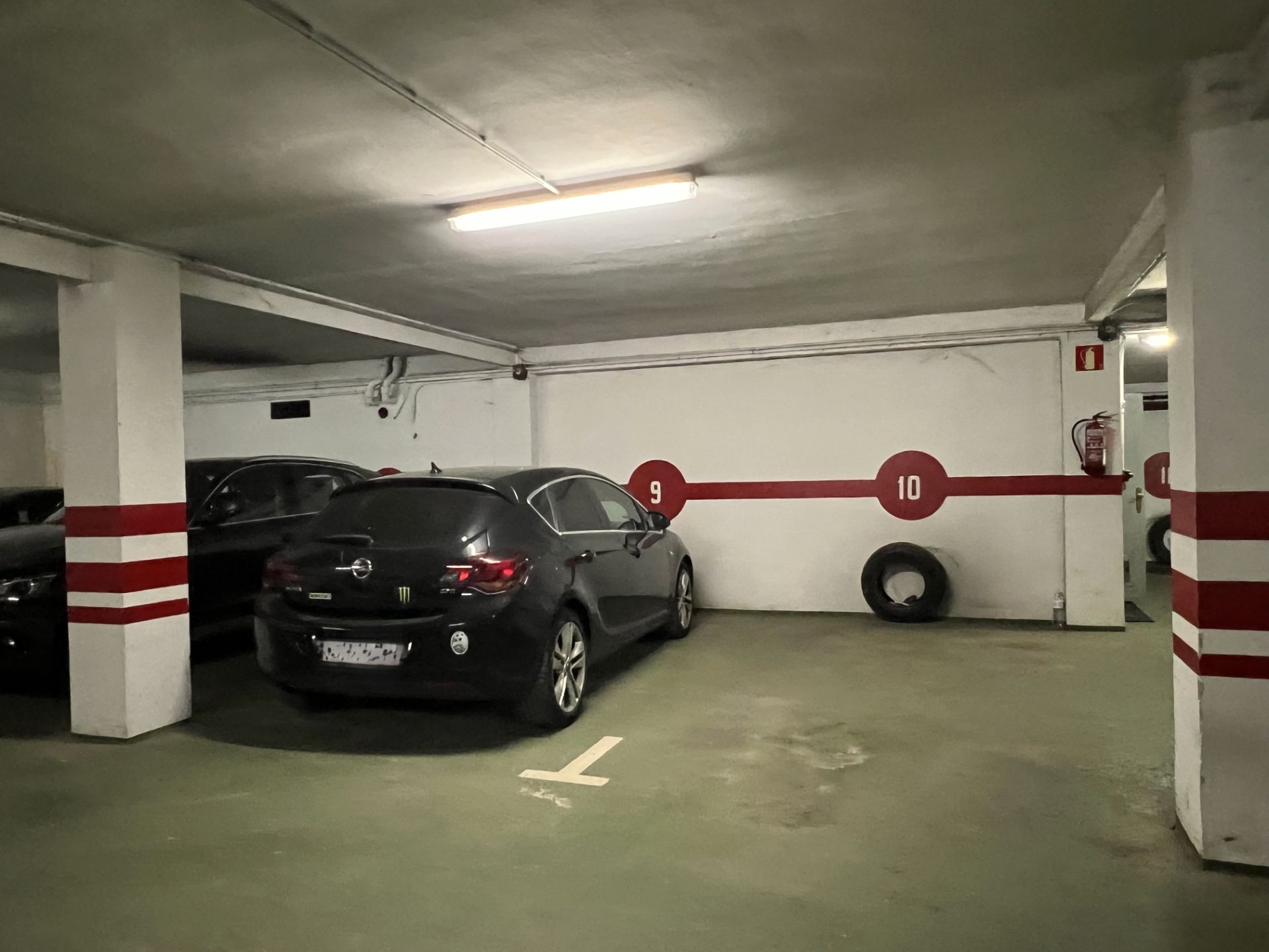 Aparcament de Pis en venda en Jaca amb Traster i Balcó