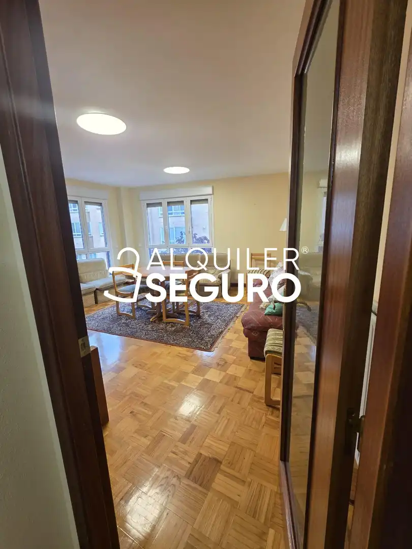 Sala d'estar de Pis de lloguer en Burgos amb Calefacció, Terrassa i Moblat