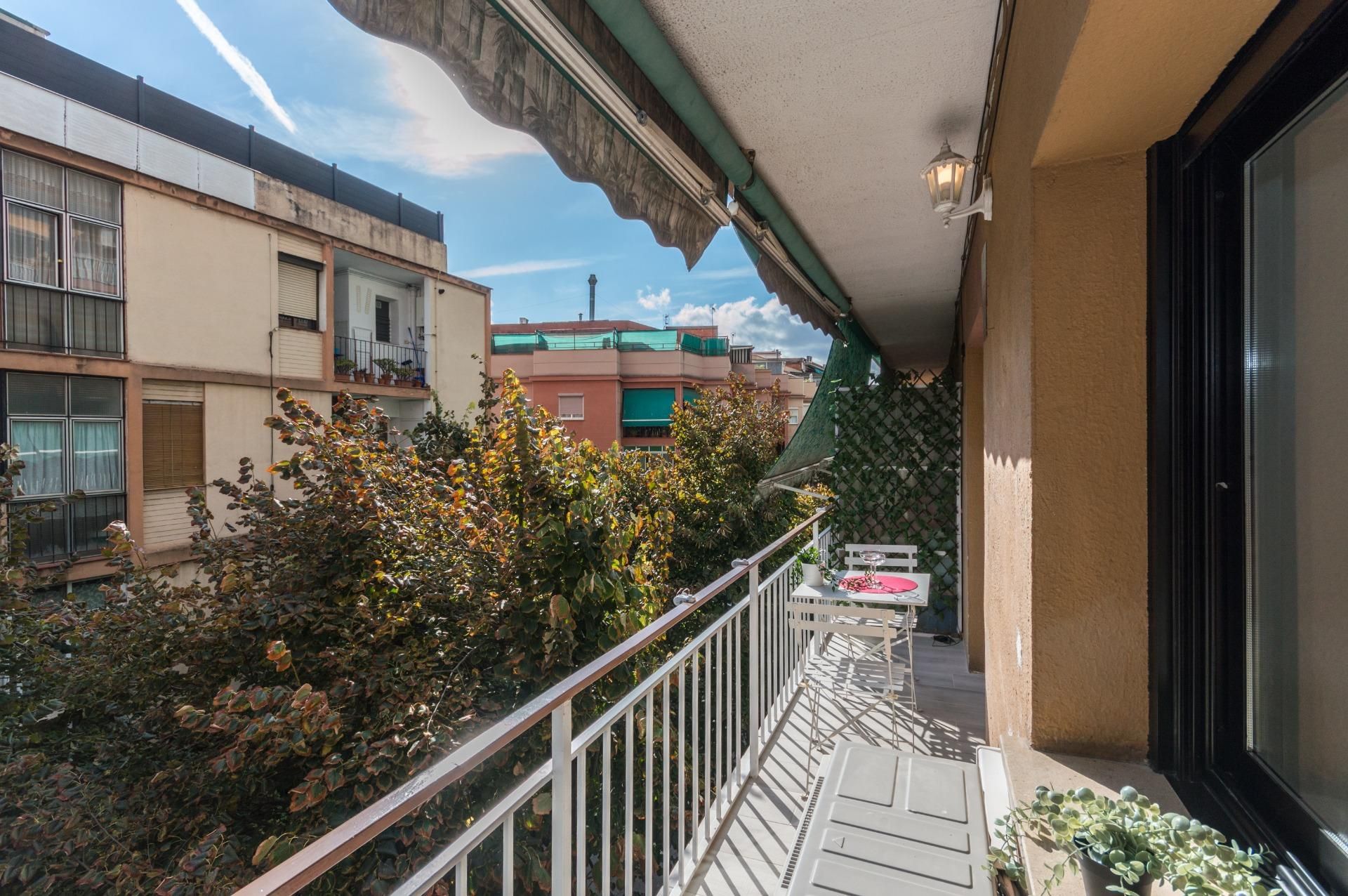 Balcony of Flat to rent in Santa Coloma de Gramenet  with Air Conditioner
