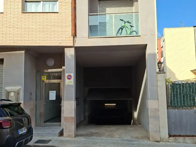 Individual de lloguer a Carrer Joan Maragall 2