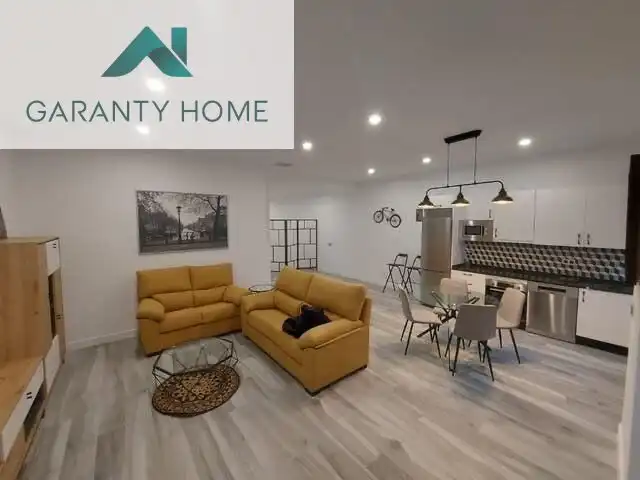 Sala d'estar de Loft de lloguer en Málaga amb Aire condicionat, Calefacció i Moblat
