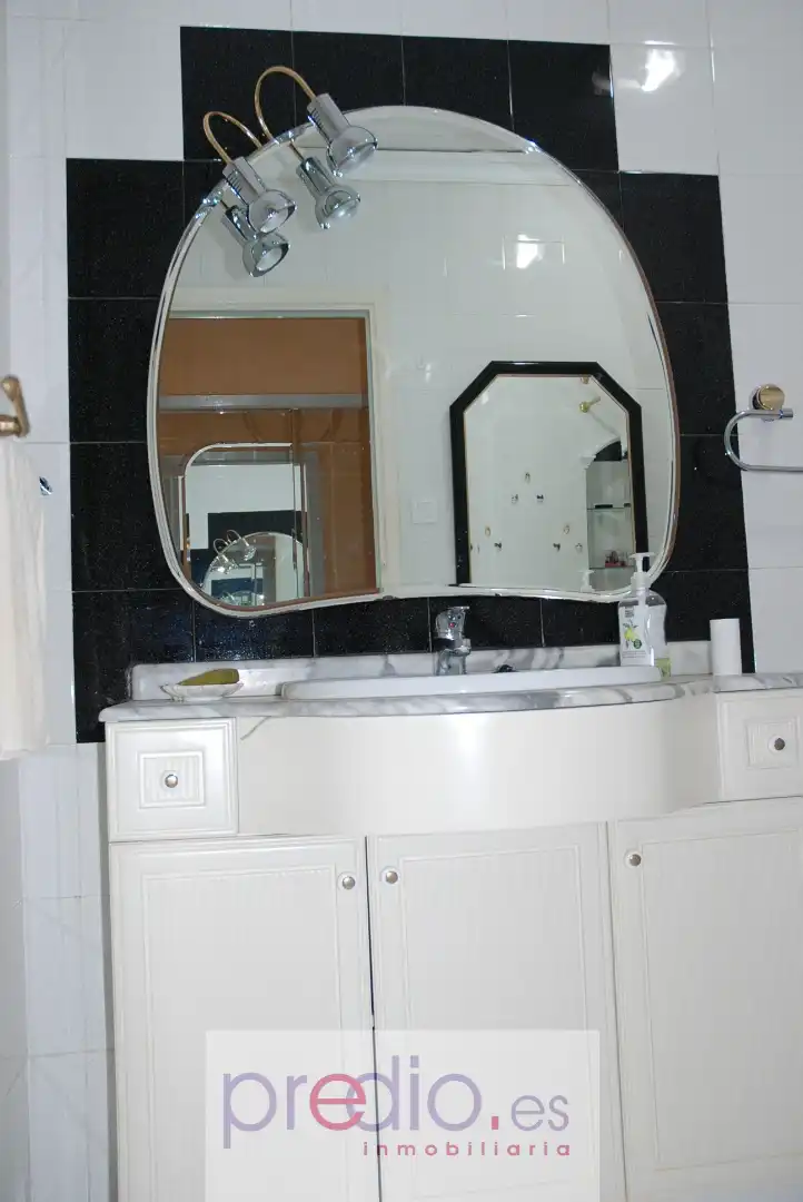 Baño de Apartamento en venta en Lugo con Terraza y Amueblado