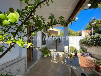 Vista exterior de Casa o xalet en venda en Paterna amb Aire condicionat, Calefacció i Jardí privat