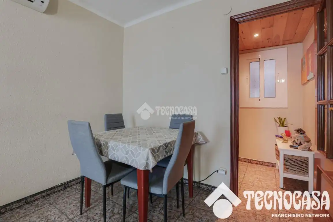 Dining room of Flat for sale in Santa Coloma de Gramenet  with Air Conditioner, Heating and Balcony