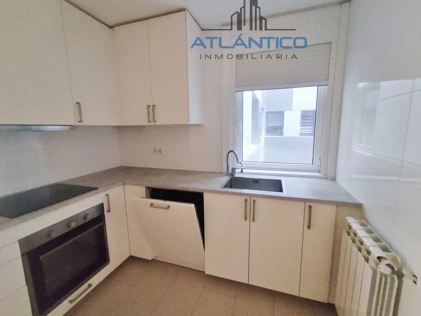 Cocina de Piso en venta en A Coruña Capital  con Calefacción, Trastero y Horno