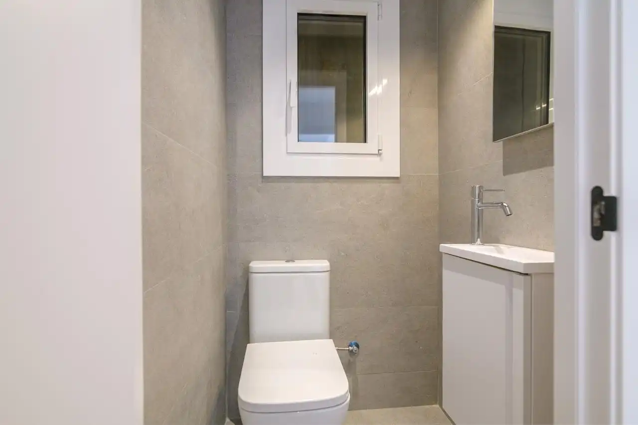Bathroom of Flat for sale in Manresa  with Heating and Parquet flooring