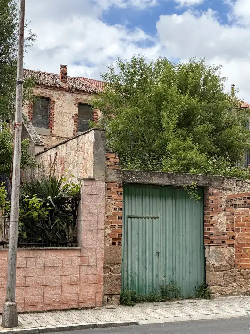 Vista exterior de Casa adosada en venda en Cantalejo, Segovia