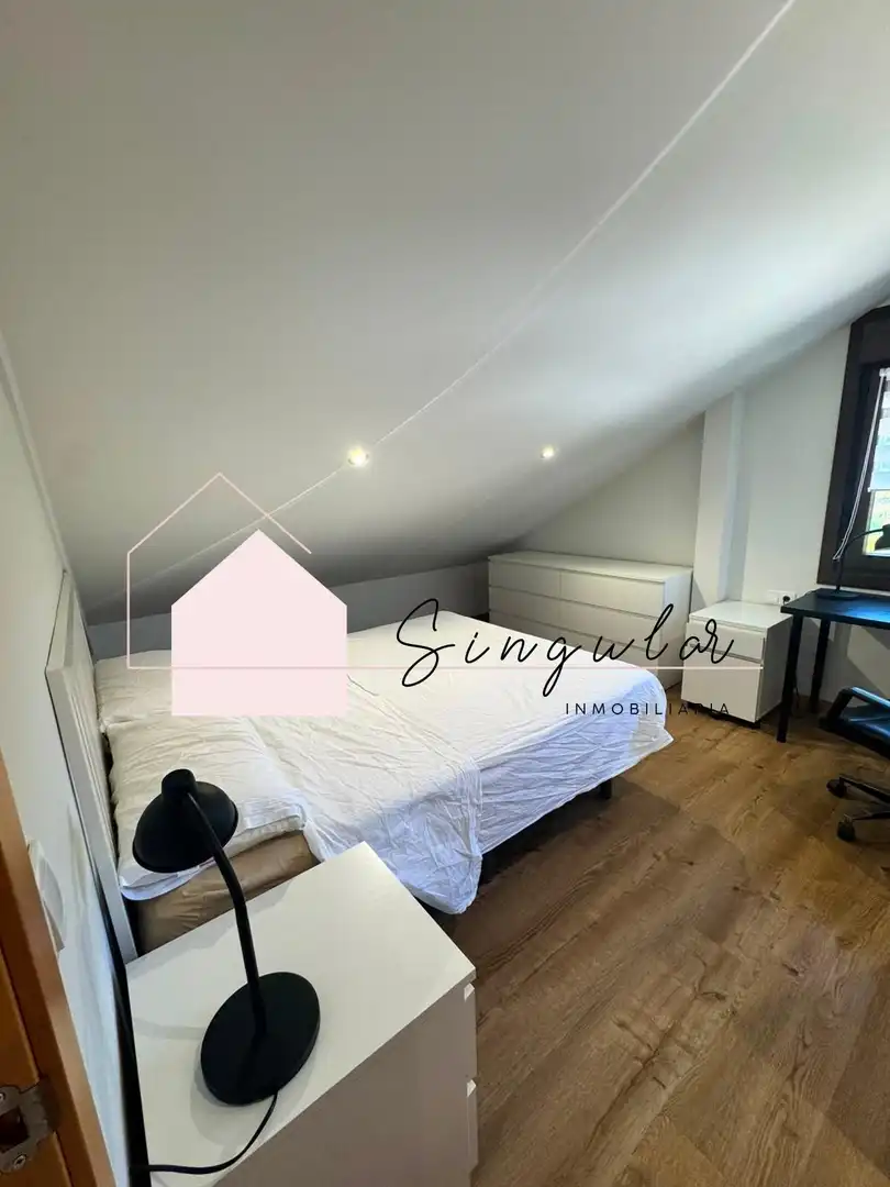 Habitación de Casa adosada de alquiler en Nigrán con Jardín privado y Piscina comunitaria