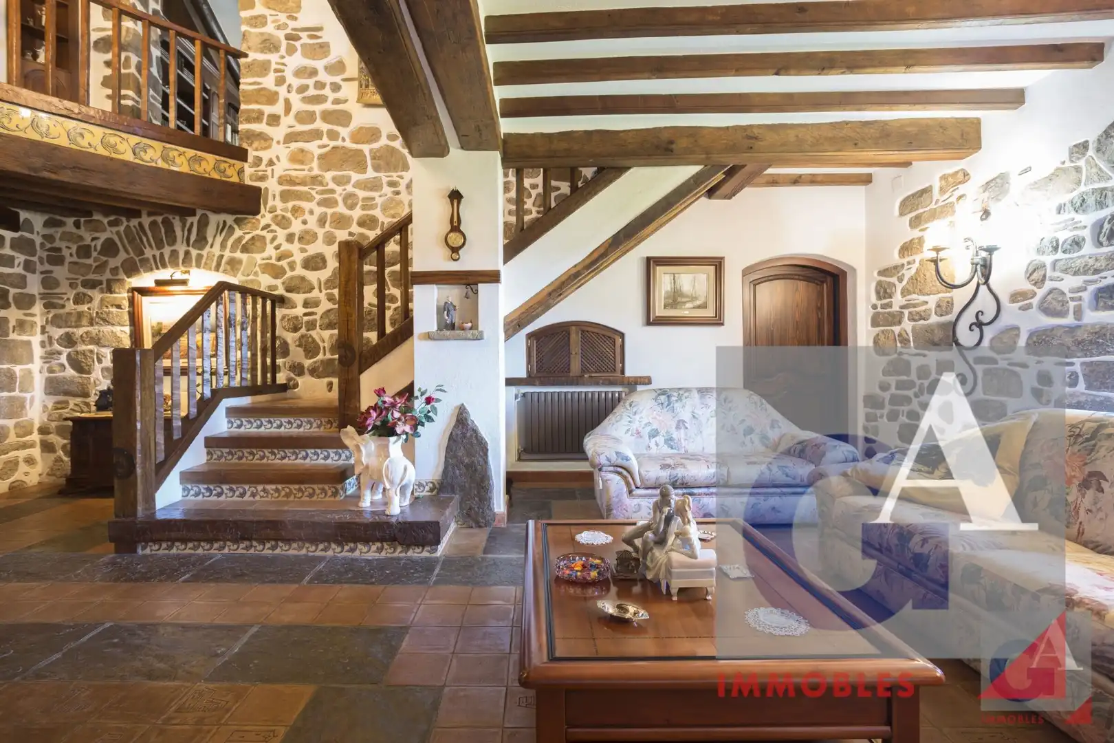 Country homes for sale in Montagut i Oix