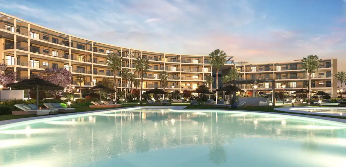 Piscina de Planta baja en venta en Manilva con Aire acondicionado, Terraza y Piscina comunitaria
