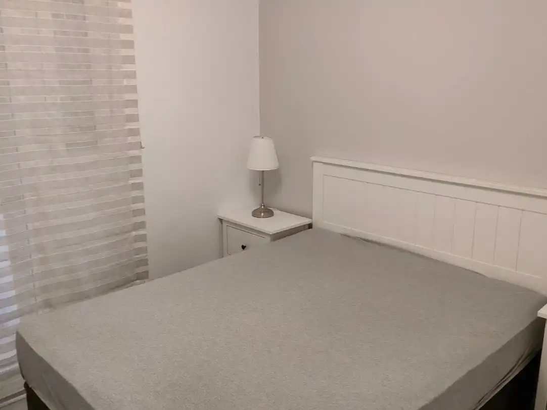 Bedroom of Flat for rent in  Zaragoza Capital  with Air Conditioner and Balcony